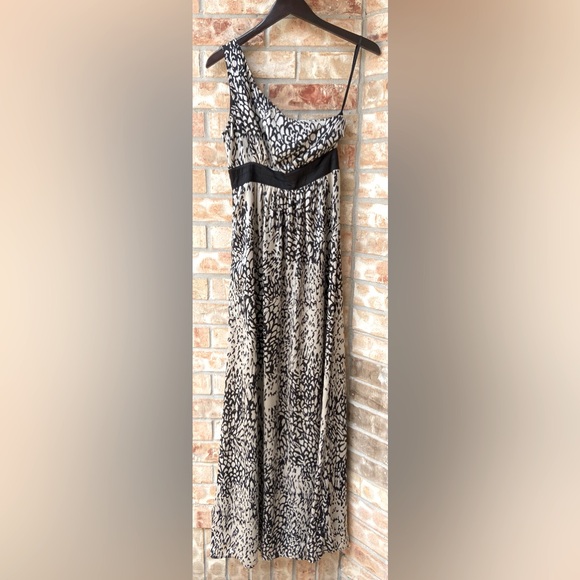 Francesca One Shoulder Maxi Dress/abstract pattern/Tan & Black /Size Medium NEW - Picture 2 of 8